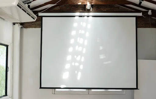 Motorized Projector Screen